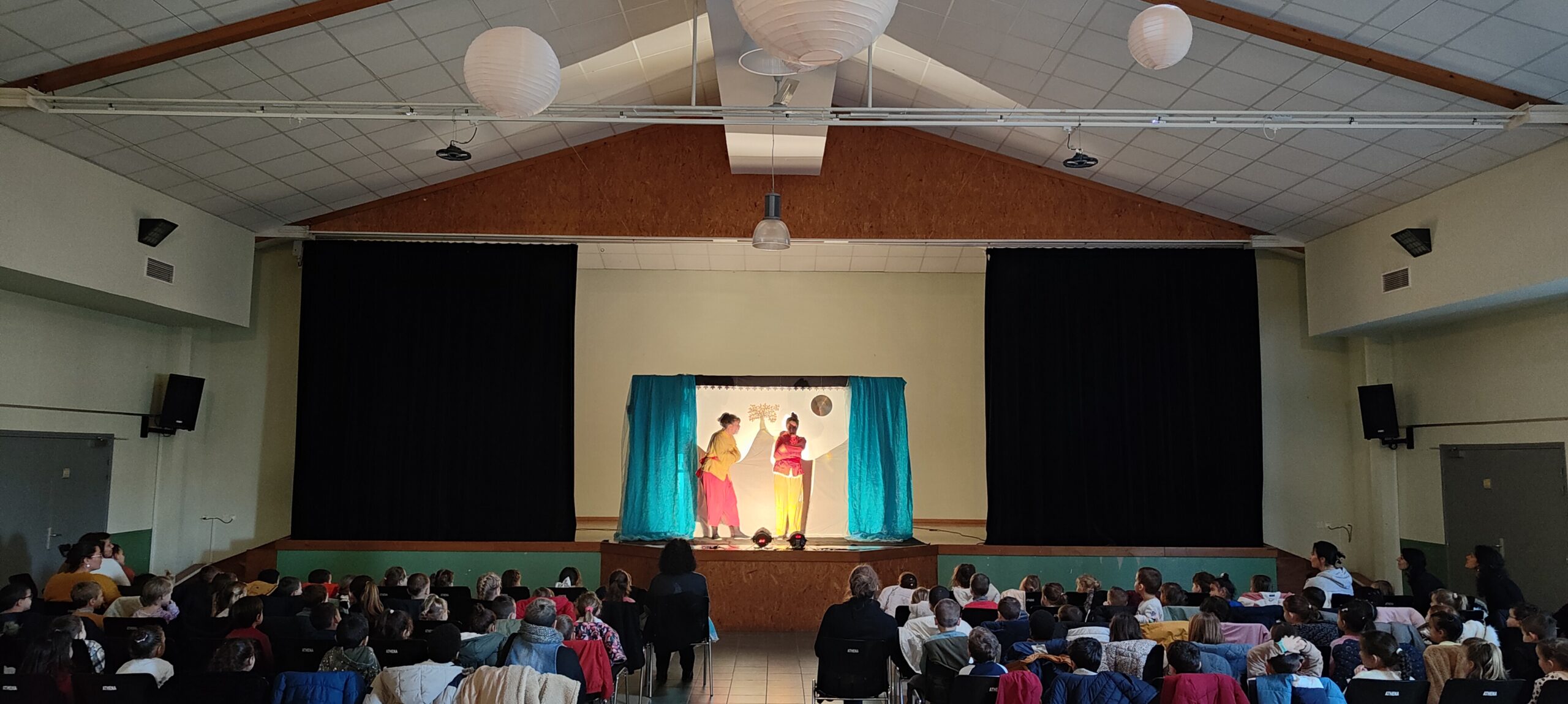 Spectacle écoliers 122024 1 Spectacle écoliers 122024 1